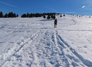 20 Saliamo su neve battuta al Monte Alto